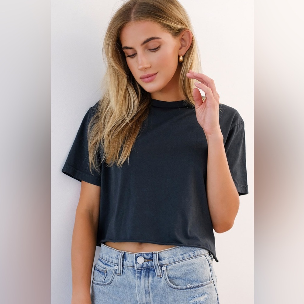 Cropped Tee - Picture 3 of 7